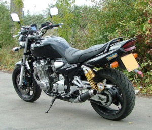 Yamaha XJR1300 (99-03) Round Big Bore Stubby Carbon Fibre Exhausts