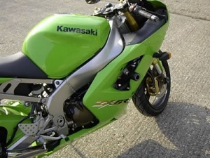 Kawasaki ZX-6R (2003-2004) R&G Classic Style Crash Protectors - CP0085BL/WH