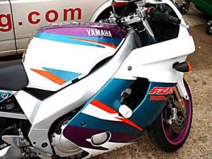 Yamaha FZR600R (1989-1996) R&G Classic Style Crash Protectors - CP0066BL/WH