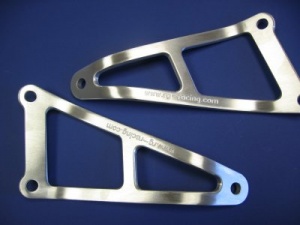 Kawasaki ZX-12R Exhaust Hanger by R&G - spengineering.co.uk