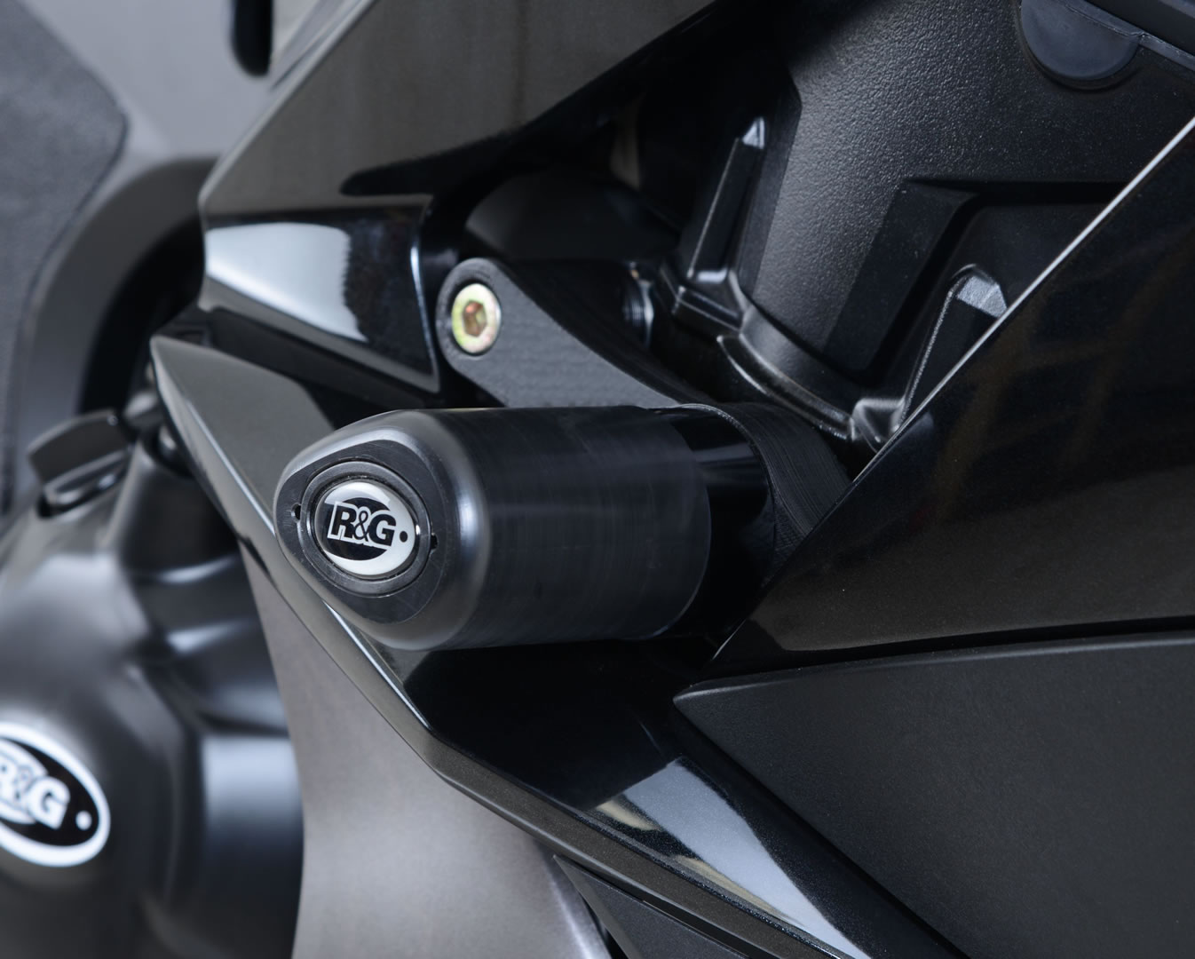 R&G Black Aero Crash Protectors for Kawasaki Ninja 650 2018